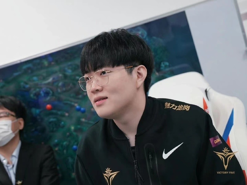  Rookie连续十五场比赛得分超过比分优势明显，TL挑战极限！