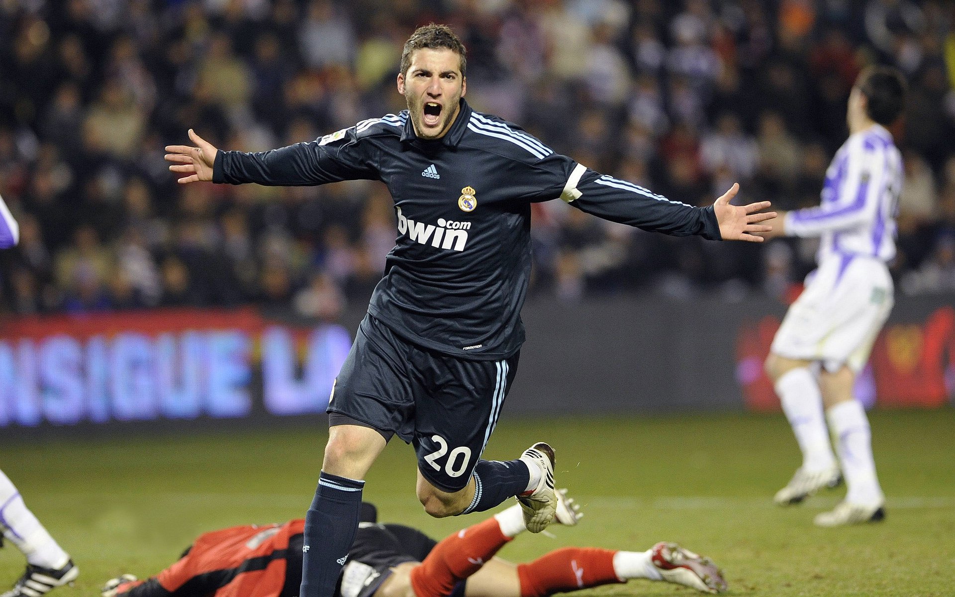 蒂姆回归赛场，出色防守首场状态亮眼，法国队观众沸腾！